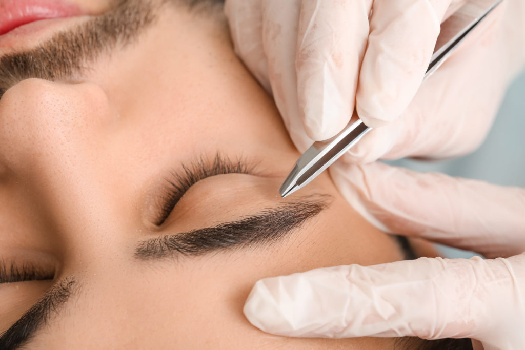 まゆ毛のワックス脱毛